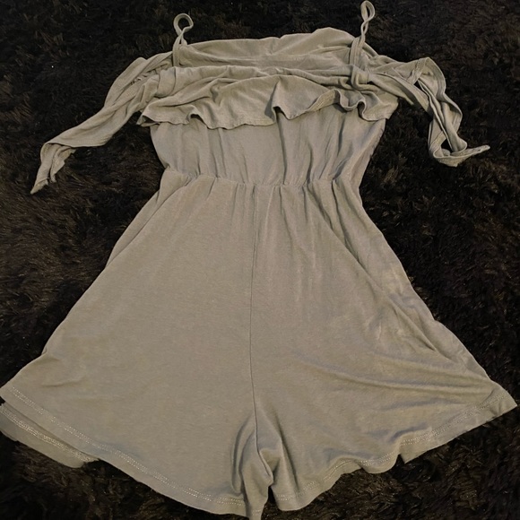 Light Green Romper - Picture 2 of 2